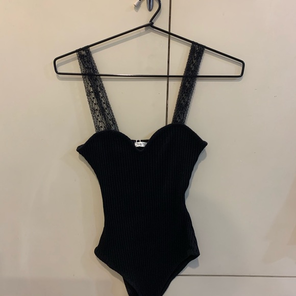 Zara Lace Bodysuit - Picture 2 of 6